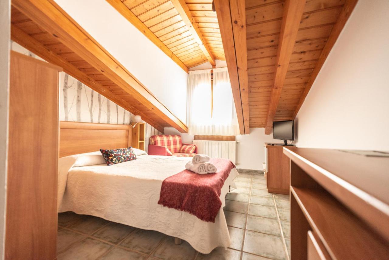Pension Quintana Prellezo ภายนอก รูปภาพ